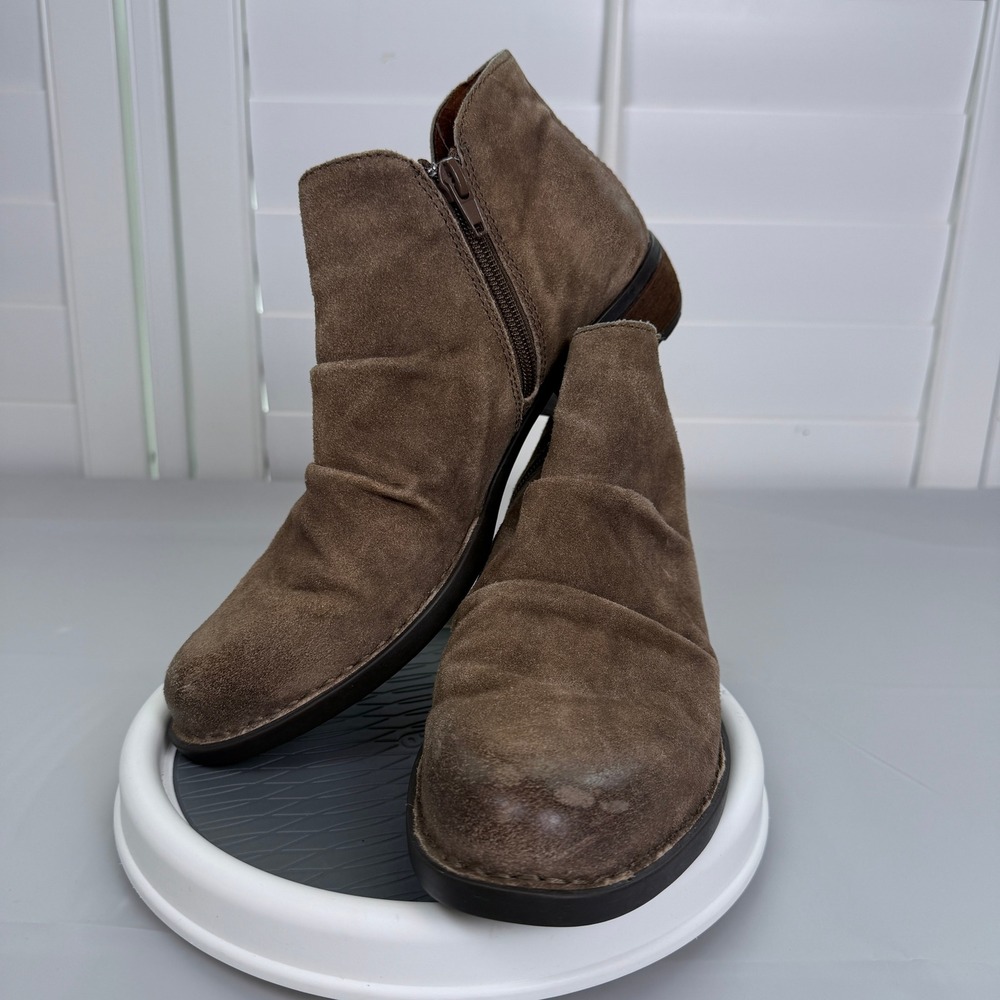 Born Kerri Taupe Brown Suede Ruched Ankle Booties Womens 8M BR0016817